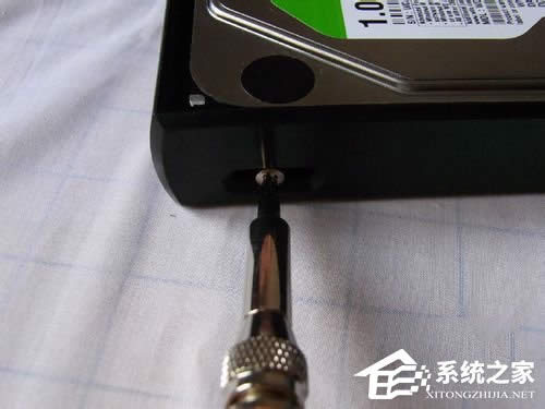 怎么安裝固態(tài)硬盤(pán)?怎么給固態(tài)硬盤(pán)分區(qū)?